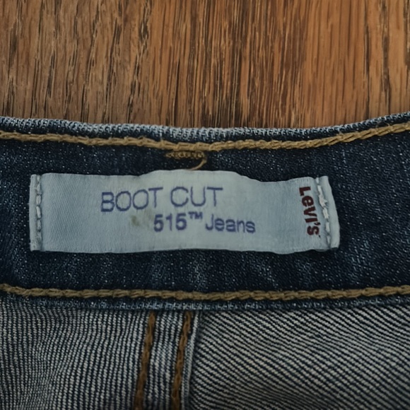 Levi Straus Co. Women’s Boot-Cut 515 Jeans - Picture 6 of 11